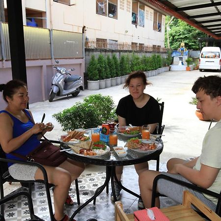 Siri Guesthouse Phranakhonszi Ajutthaja Kültér fotó