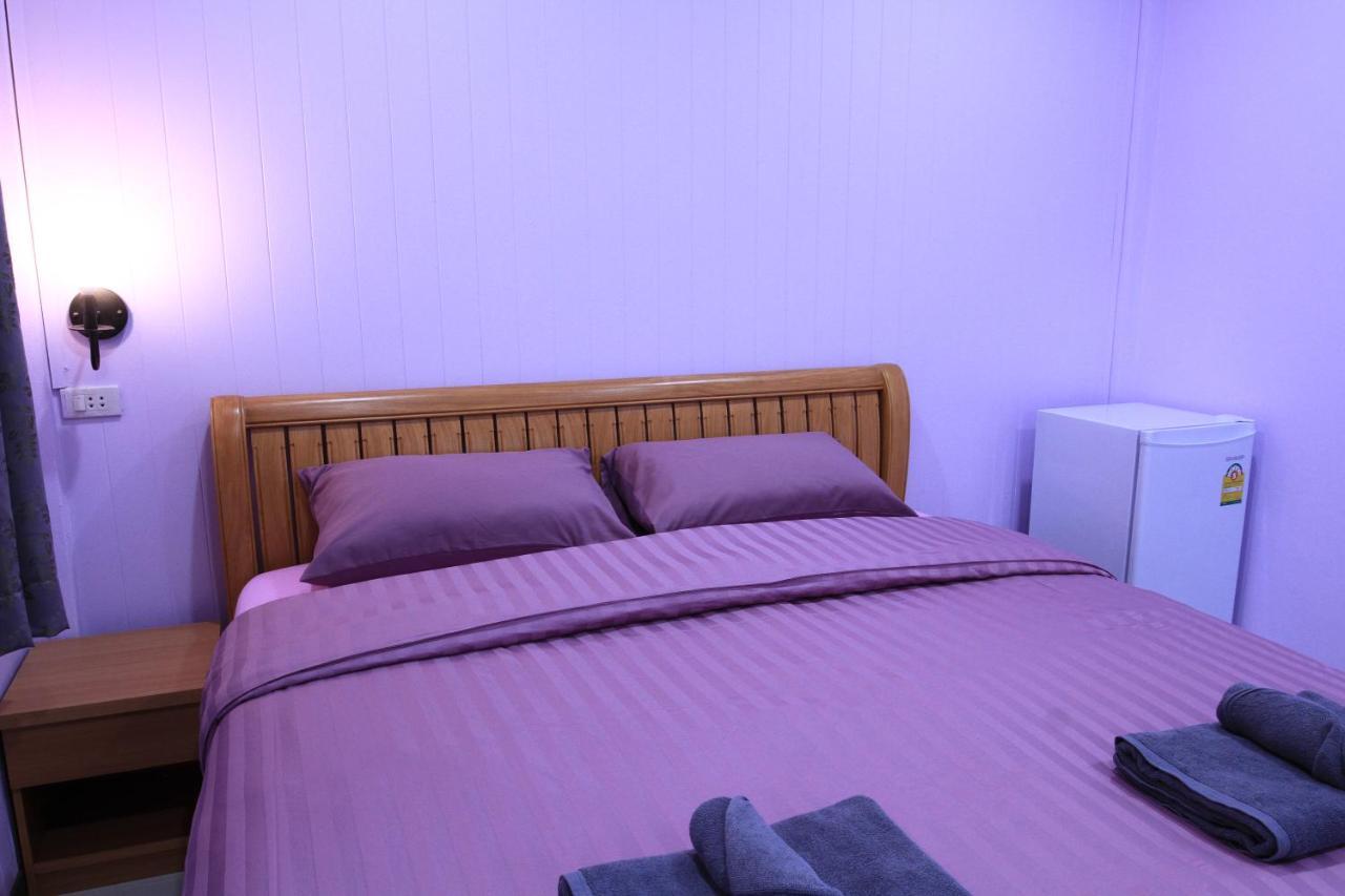 Siri Guesthouse Phranakhonszi Ajutthaja Kültér fotó