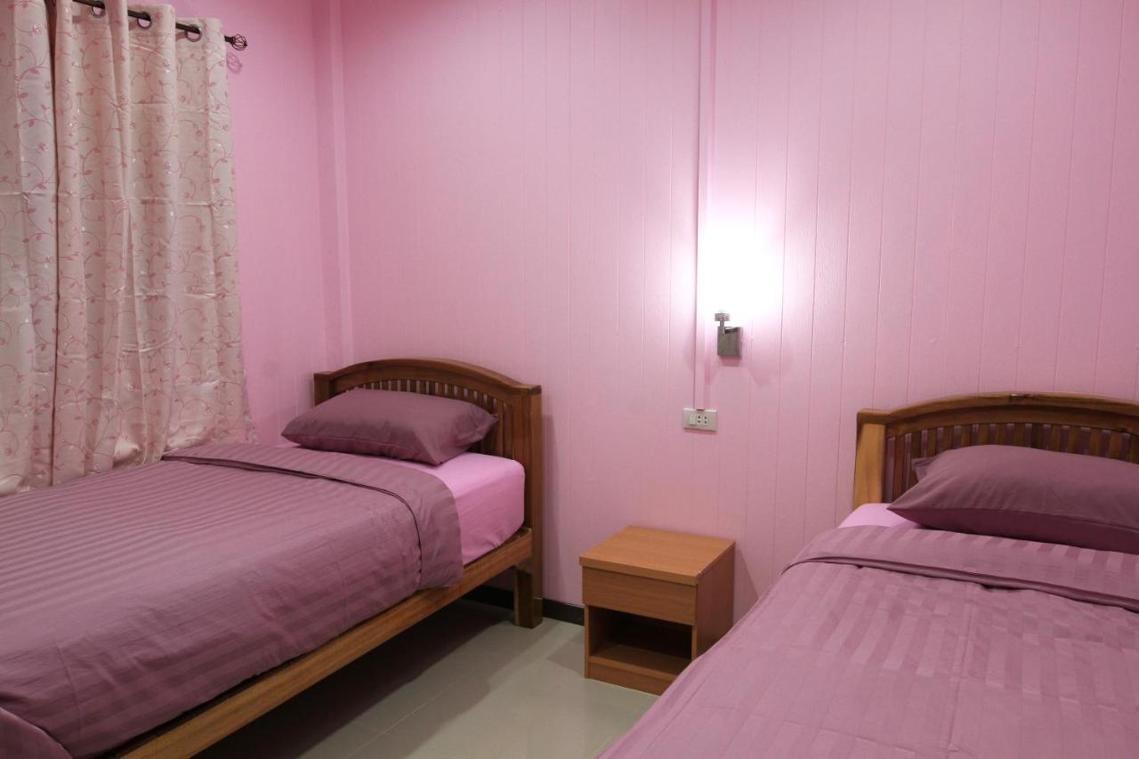 Siri Guesthouse Phranakhonszi Ajutthaja Kültér fotó